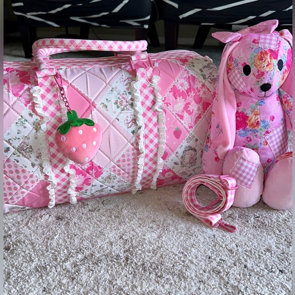 🍒SOLD🍒 Strawberry Shortcake Quilted Weekender Bag by Dolls kill - Picture 6 of 15